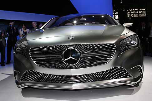 Mercedes-Benz - Anteriore spettacolare della Mercedes Classe-A Concept